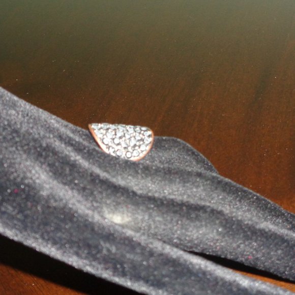 Black oval ring- costume jewelry - Picture 9 of 10